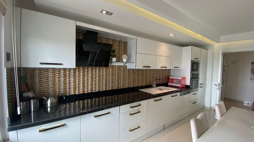2 bedrooms apartment 100 m to the sea Alanya-Mahmutlar