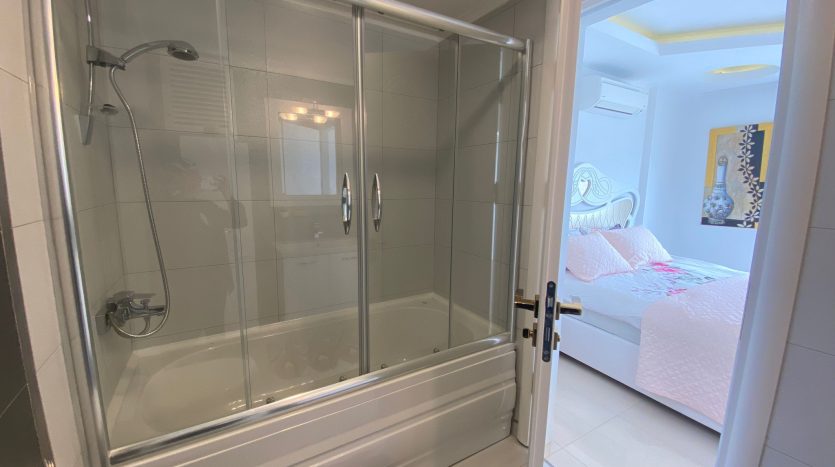 2 bedrooms apartment 100 m to the sea Alanya-Mahmutlar