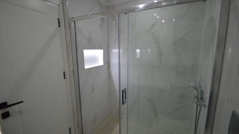 2+1 Apartment for sale in full facilities complex Alanya-Oba