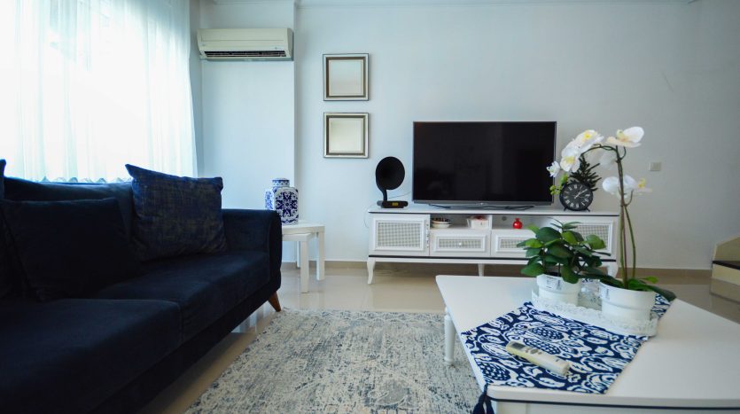 2+1 Duplex apartment in Kestel 300 m to the beach