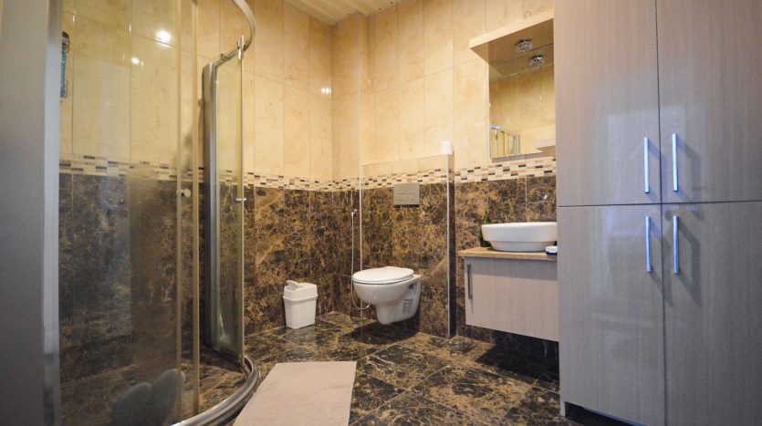 2+1 Duplex apartment in Kestel 300 m to the beach