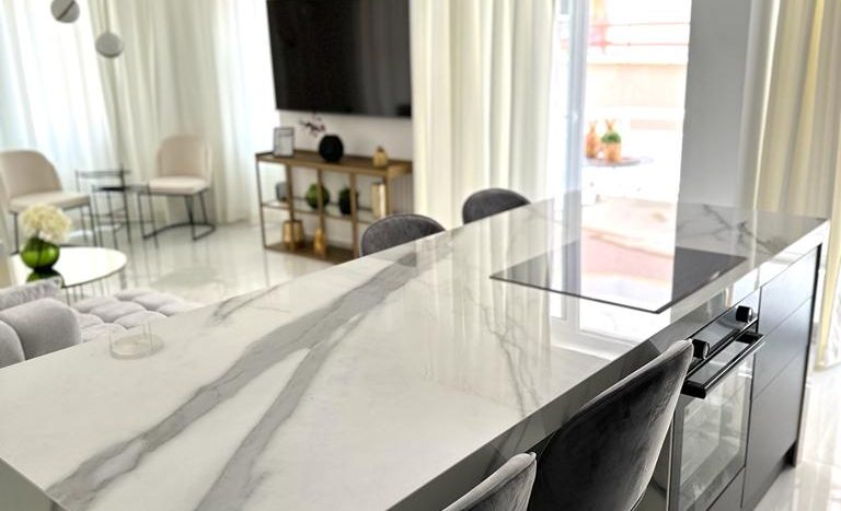 Modern design 2 bedrooms apartment in Center of Alanya