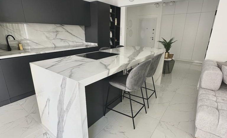 Modern design 2 bedrooms apartment in Center of Alanya