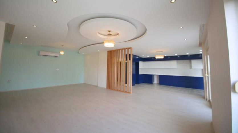 Spacious 5+1 Penthouse in full facilities residence Oba