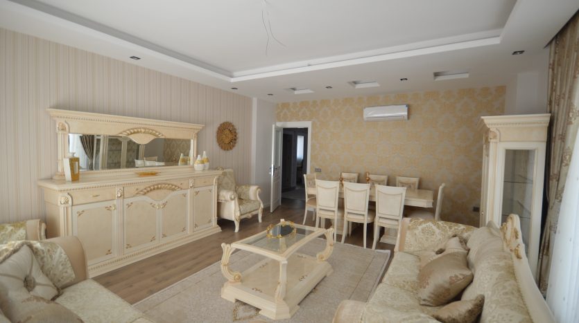 Spacious full furnished 3+1 for sale Alanya Oba