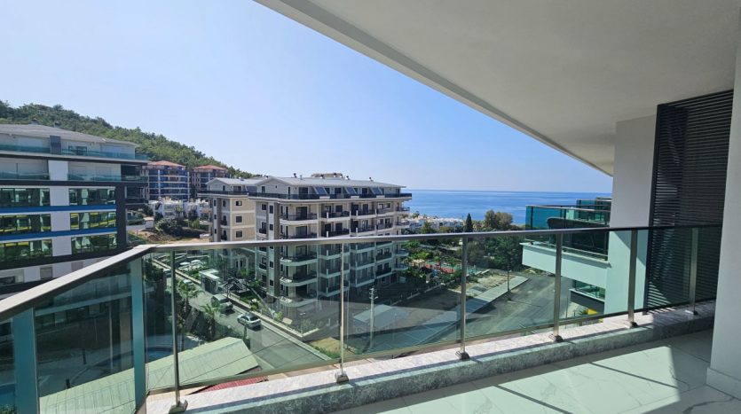 3-bedrooms-apartment-in-full-facilities-residence-zero-to-sea-alanya-kargicak