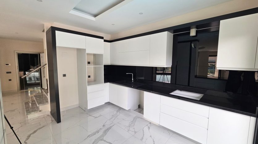3-bedrooms-apartment-in-full-facilities-residence-zero-to-sea-alanya-kargicak