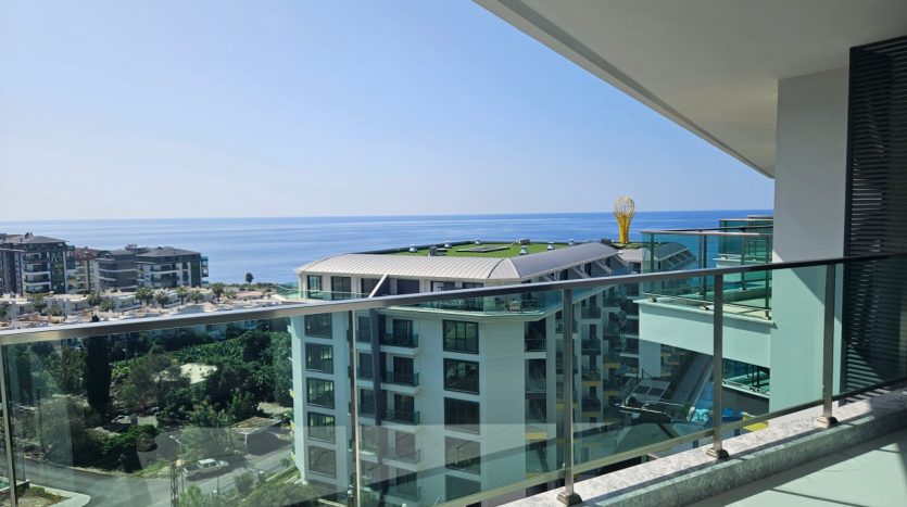 3-bedrooms-apartment-in-full-facilities-residence-zero-to-sea-alanya-kargicak