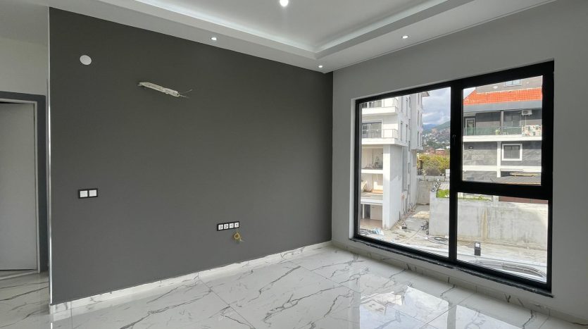 1+1 Apartment in residence 100 m to the beach Kestel - Alanya