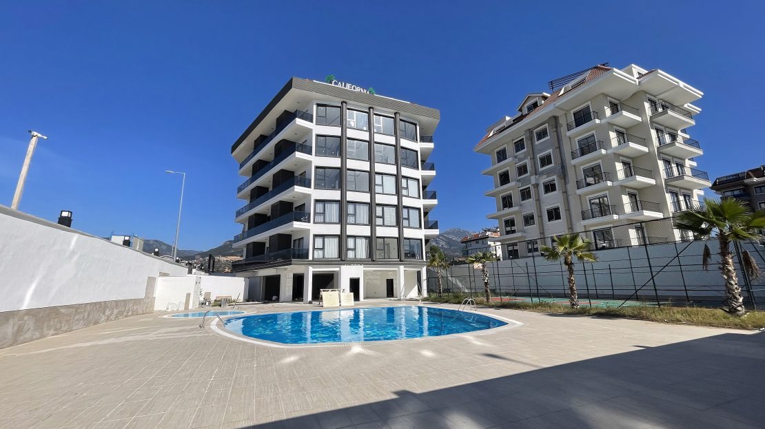 1+1 Apartment in residence 100 m to the beach Kestel - Alanya