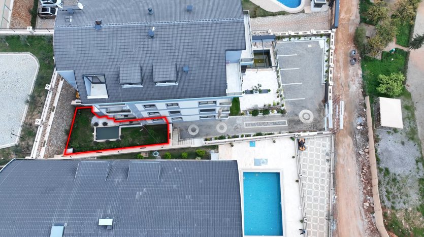 well-designed-11-duplex-apartment-with-private-garden-for-turkish-residential-permit