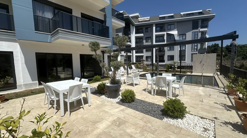 well-designed-11-duplex-apartment-with-private-garden-for-turkish-residential-permit-2