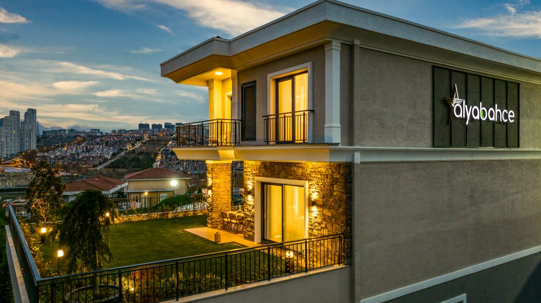 5+1 Duplex well planed Villa in residence with facilities, Bahçeşehir, Istanbul