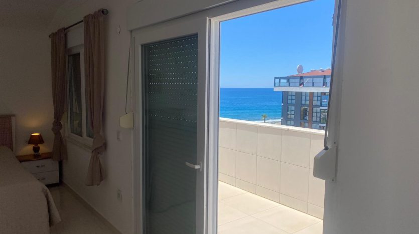 spacious-31-penthouse-100m-to-the-beach-in-kestel-alanya