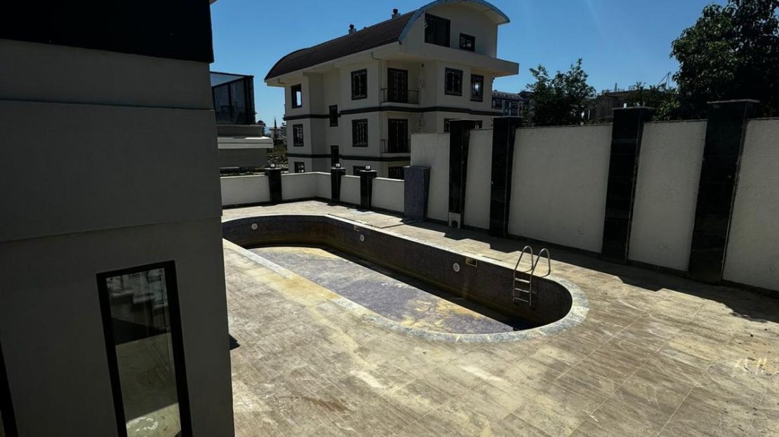 spacious-21-roof-duplex-in-avsallar-comfortable-living-with-full-facilities
